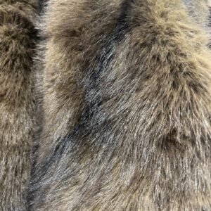 Chaleco pelo sintético cuello esmoquín