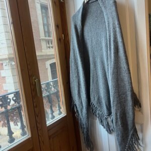 Poncho con flecos
