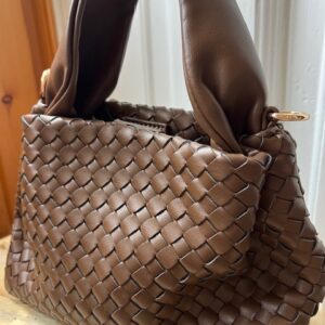 Bolso de mano trenzado