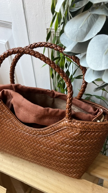 Bolso trenzado polipiel camel caramelo