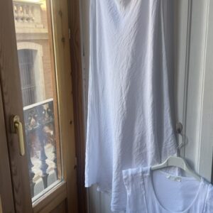 Conjunto falda lino más camisa crepé solapa blanco