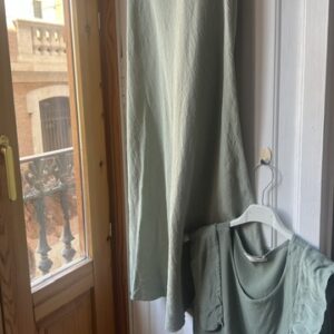 Conjunto falda lino más camisa crepé solapa verde menta
